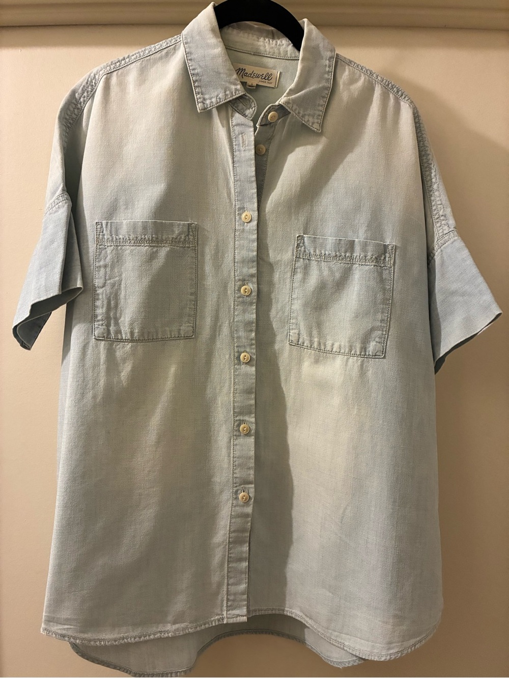 Madewell Women’s Light Blue Chambray Short Sleeve Shirt